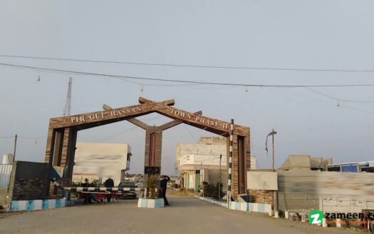 Warehouse in Unit # 7 Latifabad, Near Petrol Pump